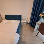 Azizi 3 Luxury - Pool & Διαμέρισμα *