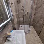Azizi 3 Luxury - Pool & Năvodari