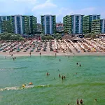 Azizi 3 Luxury - Pool & * Năvodari