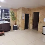 Azizi 3 Luxury - Pool & Διαμέρισμα Năvodari