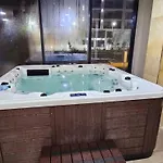 Διαμέρισμα Azizi 3 Luxury - Pool & *