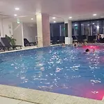 Azizi 3 Luxury - Pool & Năvodari