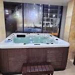 Διαμέρισμα Azizi 3 Luxury - Pool &