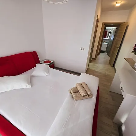Azizi 3 Luxury - Pool & Apartment Navodari